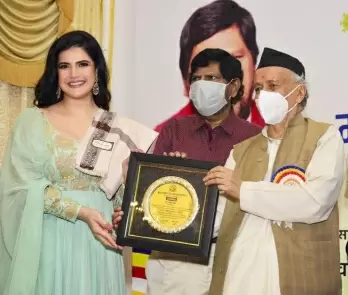 Maha Guv honours actress Zarine Khan, 34 others for Covid work